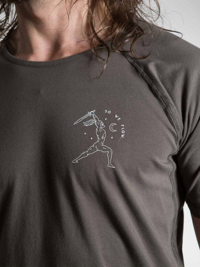 SO WE FLOW... soweflow... Short Sleeve Top Men's Yoga Tee Warrior T-Shirt Grit Brown - Activemen Clothing